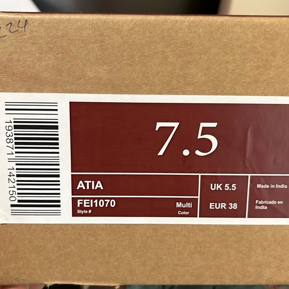 NEW in Box Torgeis New York Atia Sandals 7.5 - Picture 3 of 3
